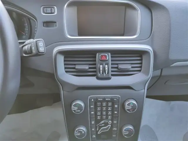 Volvo V40 view 14