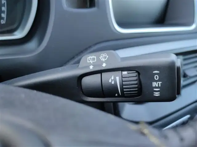 Volvo V40 view 12