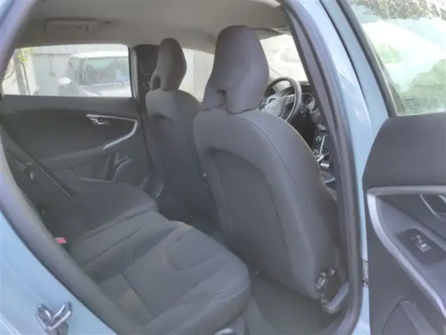 Volvo V40 view 7