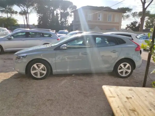 Volvo V40 view 6