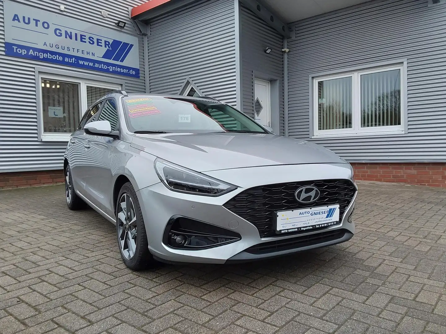 Hyundai i30 Kombi 1.0 T-GDI ACC/LED/APP/SHZ/KAM 74 kW (101 ... Silber - 1