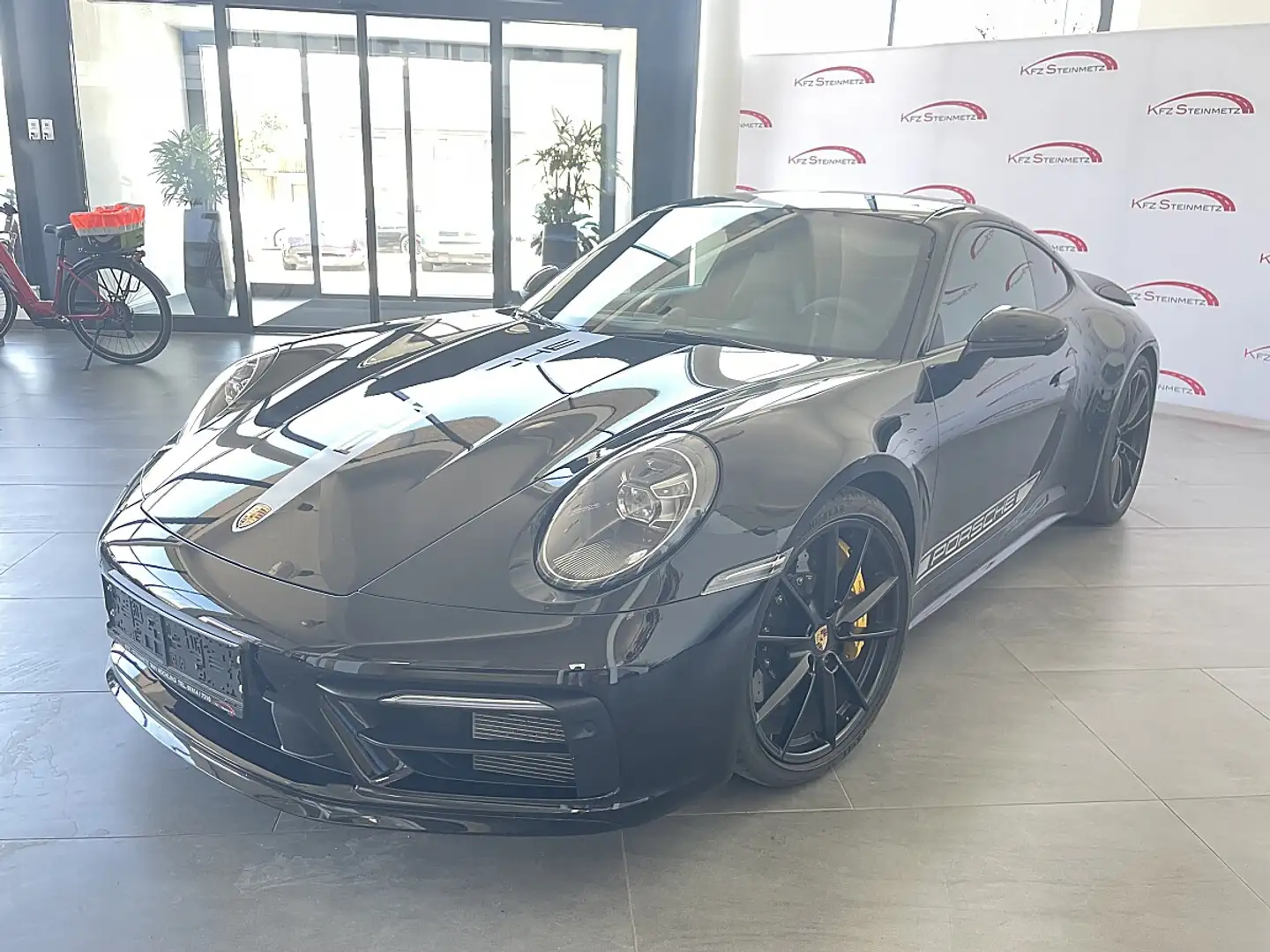 Porsche 992 911 (992) Carrera 4S Coupé, Sport-Chrono, Keram... Schwarz - 1
