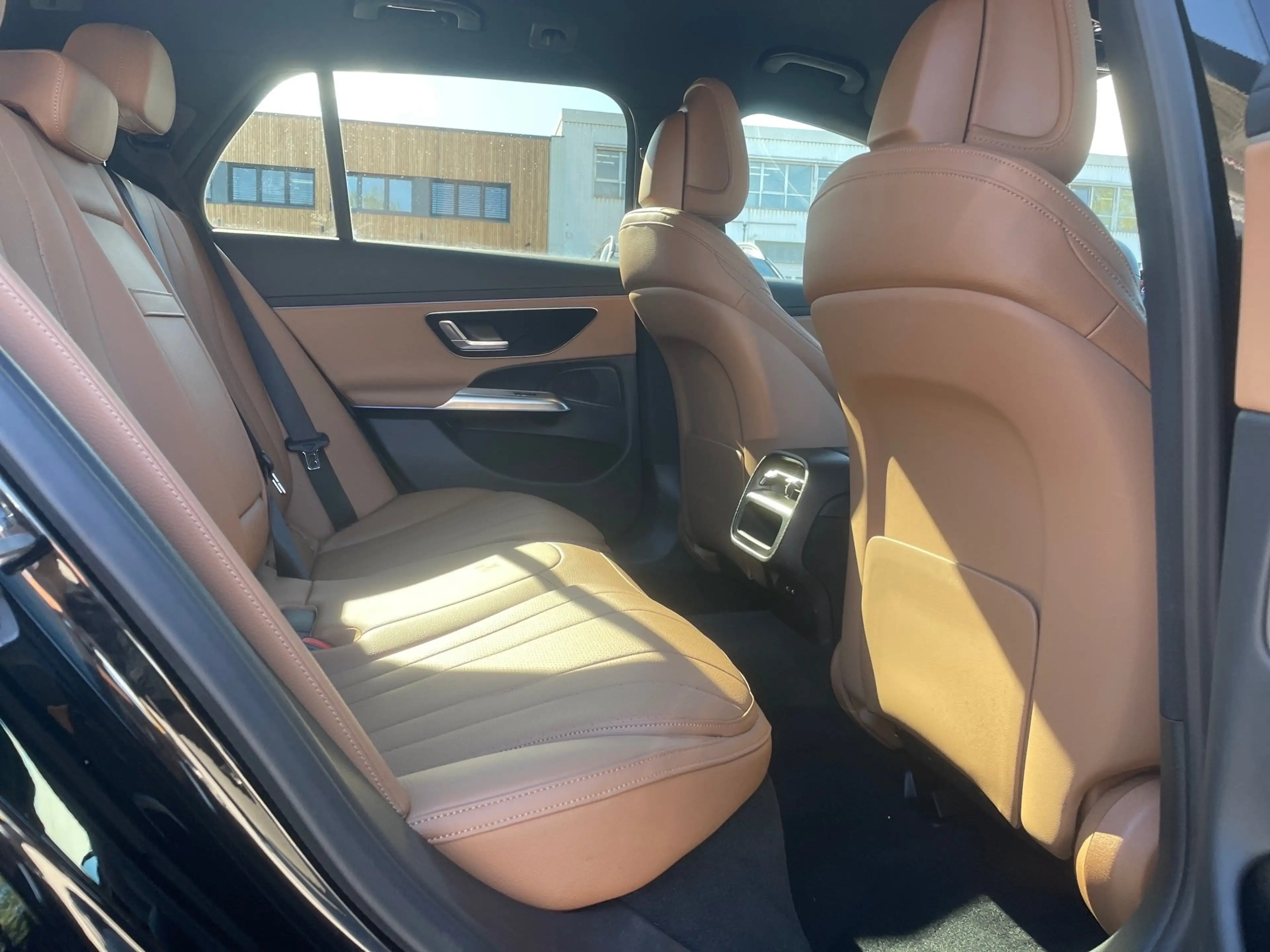 Mercedes-Benz E 300 e T 360 AHK AUT Kam. KlimaA LED LM Navi — photo 10