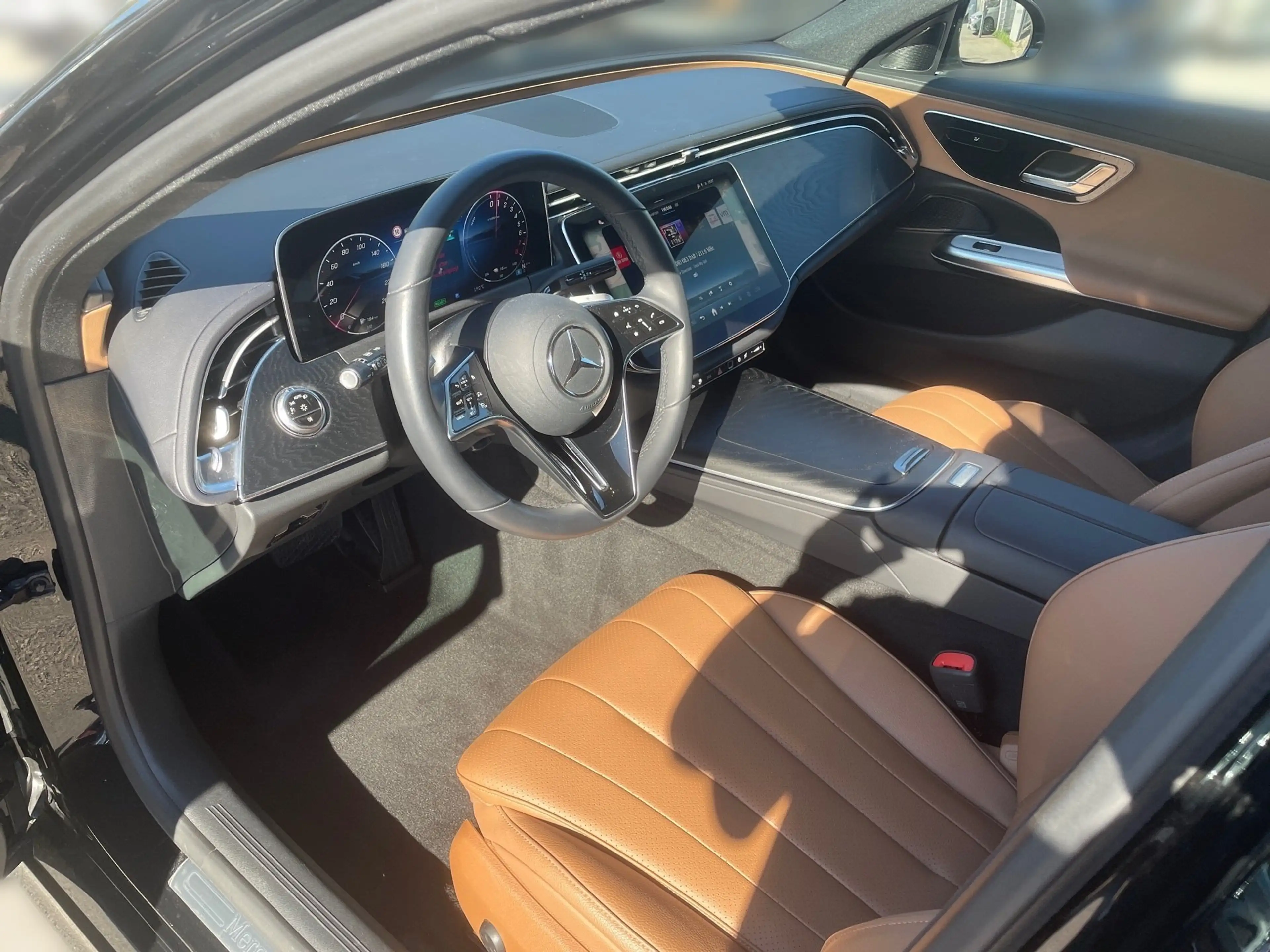 Mercedes-Benz E 300 e T 360 AHK AUT Kam. KlimaA LED LM Navi — photo 8