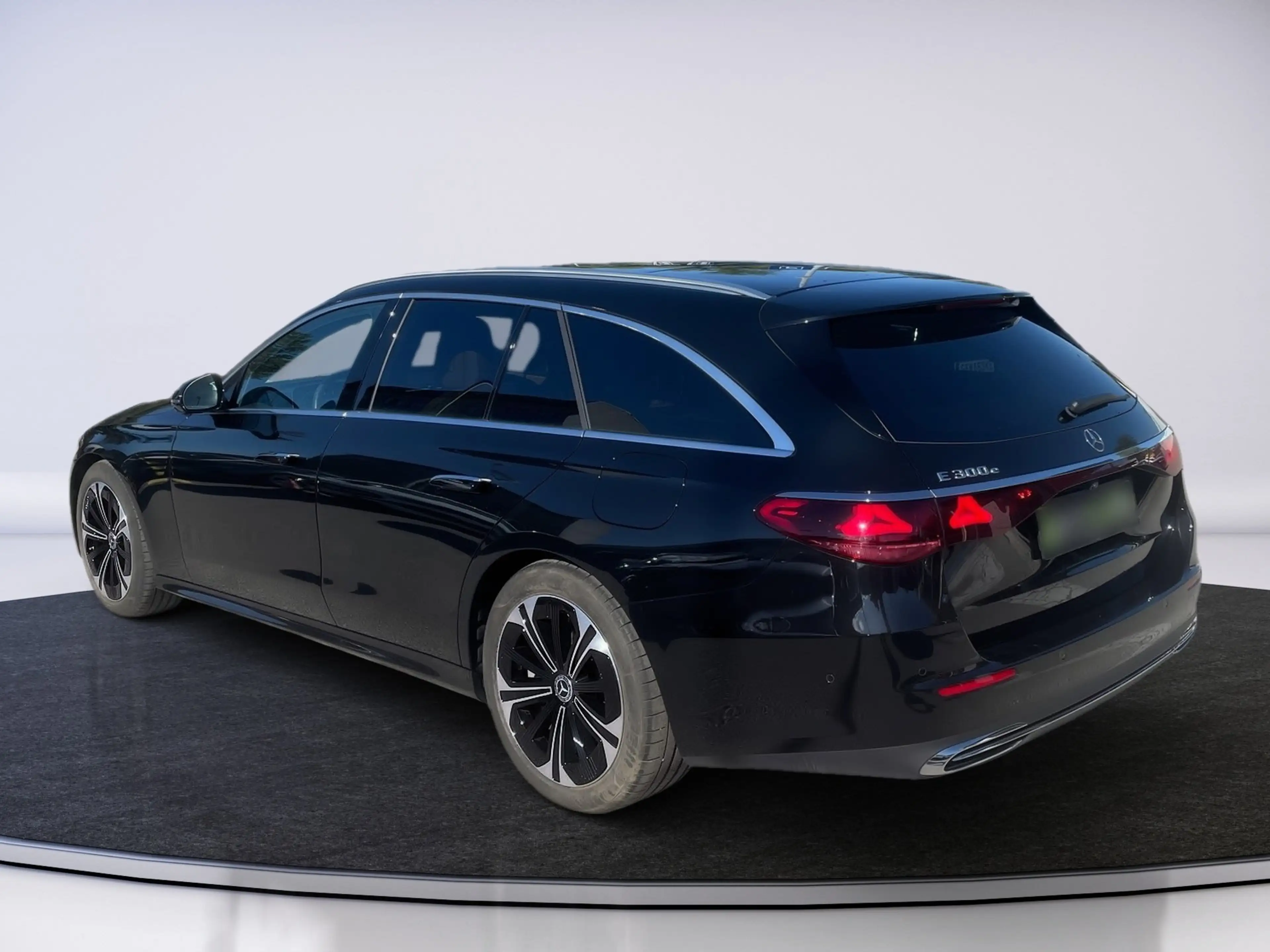 Mercedes-Benz E 300 e T 360 AHK AUT Kam. KlimaA LED LM Navi — photo 4