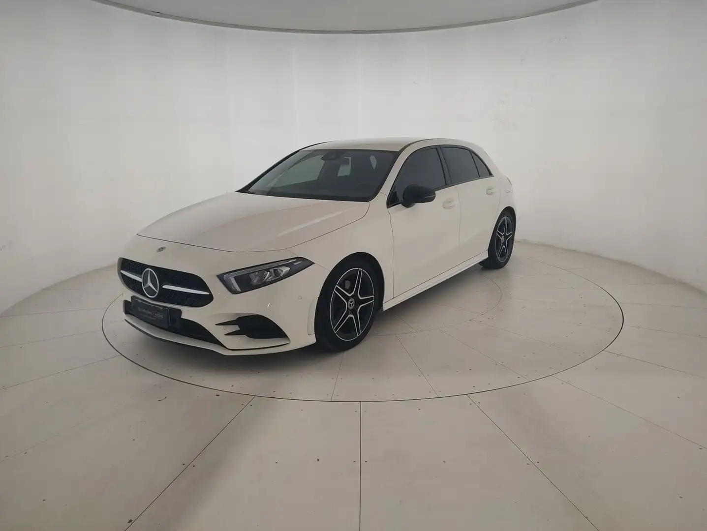 Mercedes-Benz A 200 A 200 d Premium auto Weiß - 1