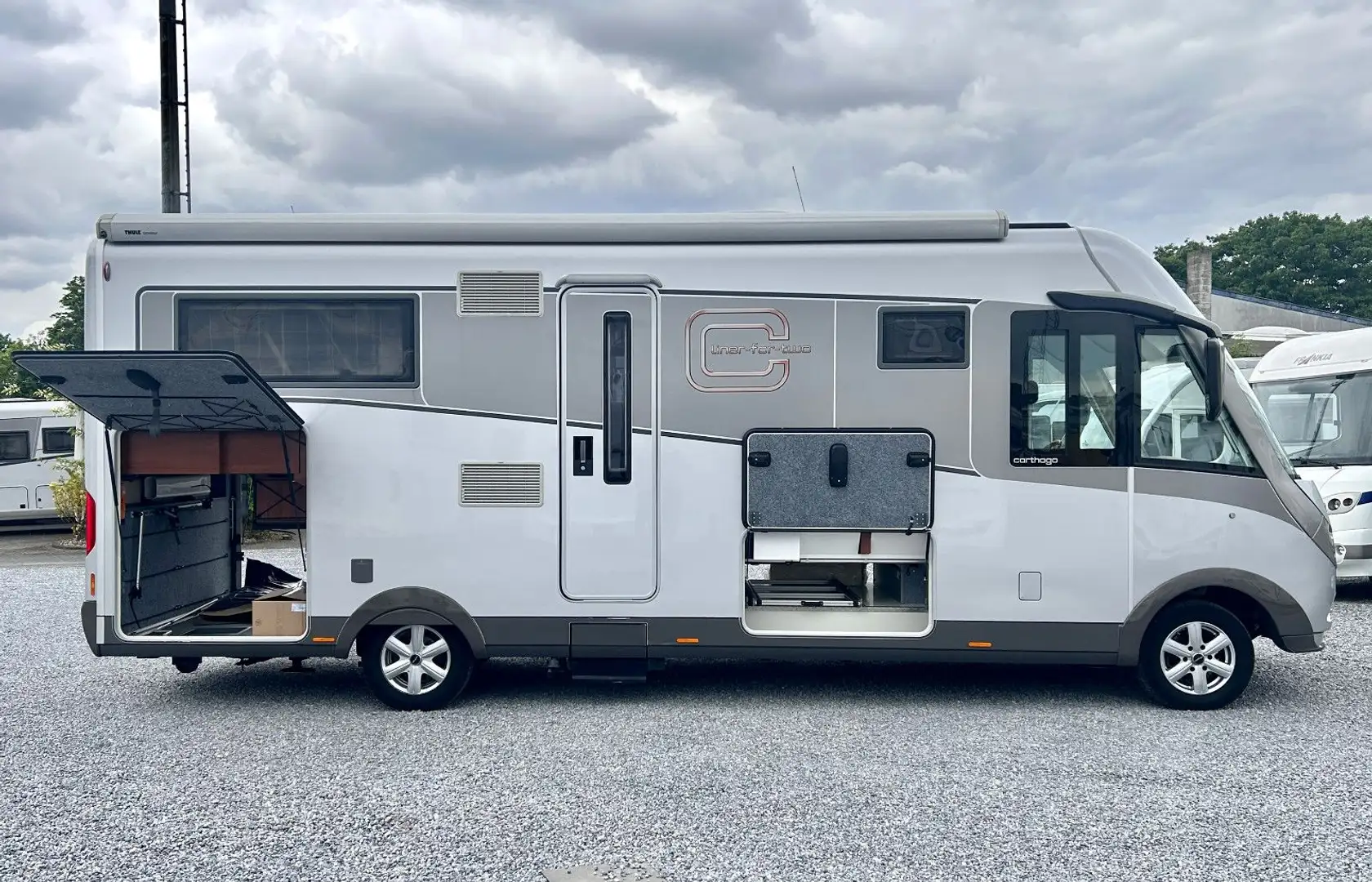 Carthago Liner For Two 53 IVECO *hyd.Hubstützen-AHK* Silber - 2