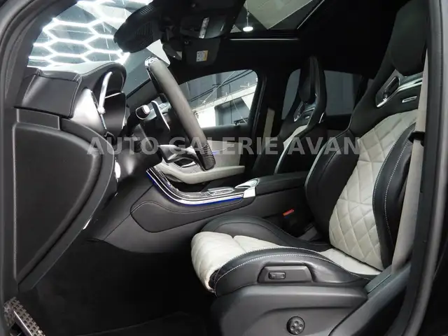 Mercedes-Benz GLC view 12