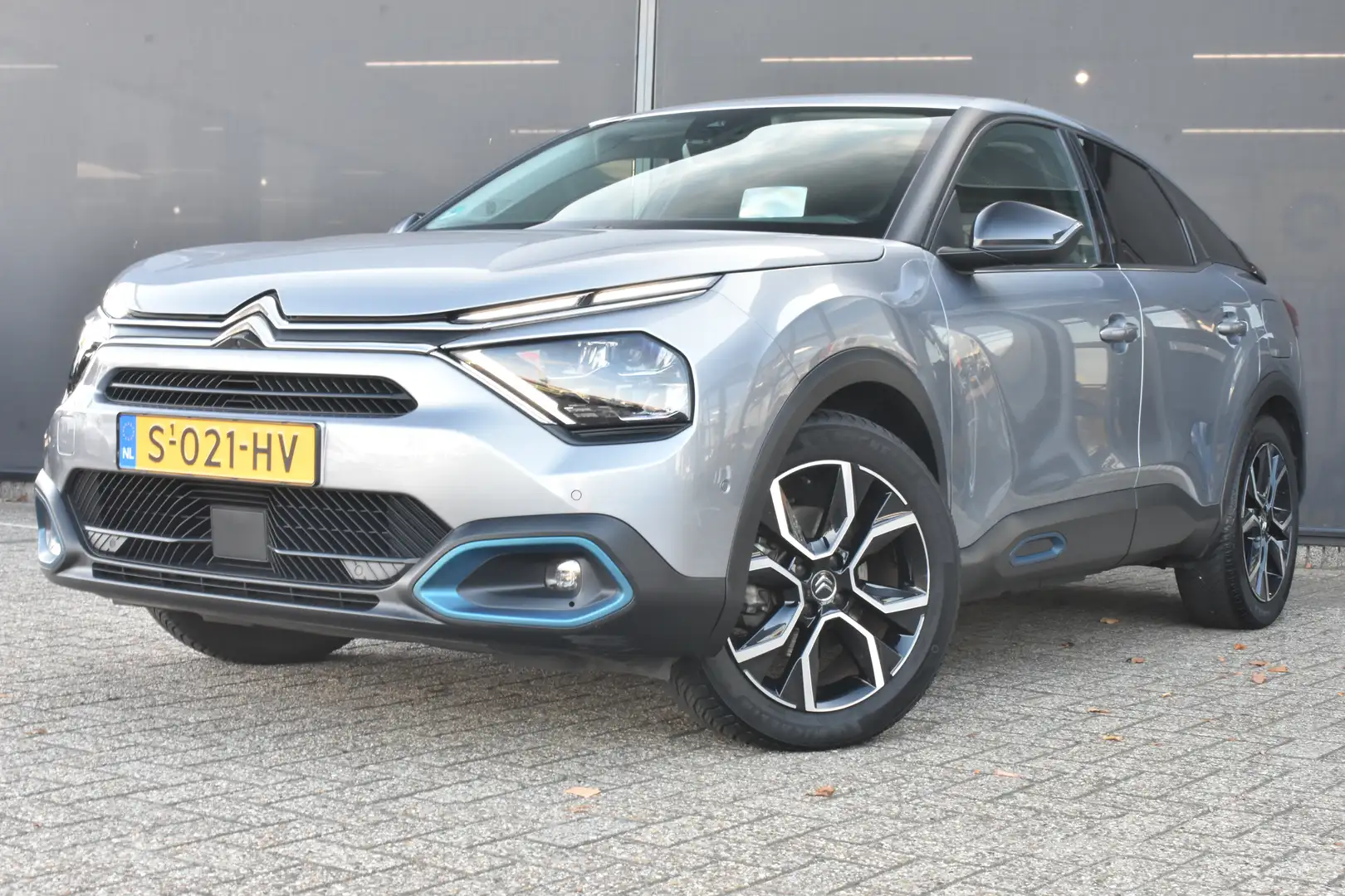 Citroen E-C4 Electric Shine 50 kWh 3 Fase | Leder | HeadUp-Display | Sto Gris - 1