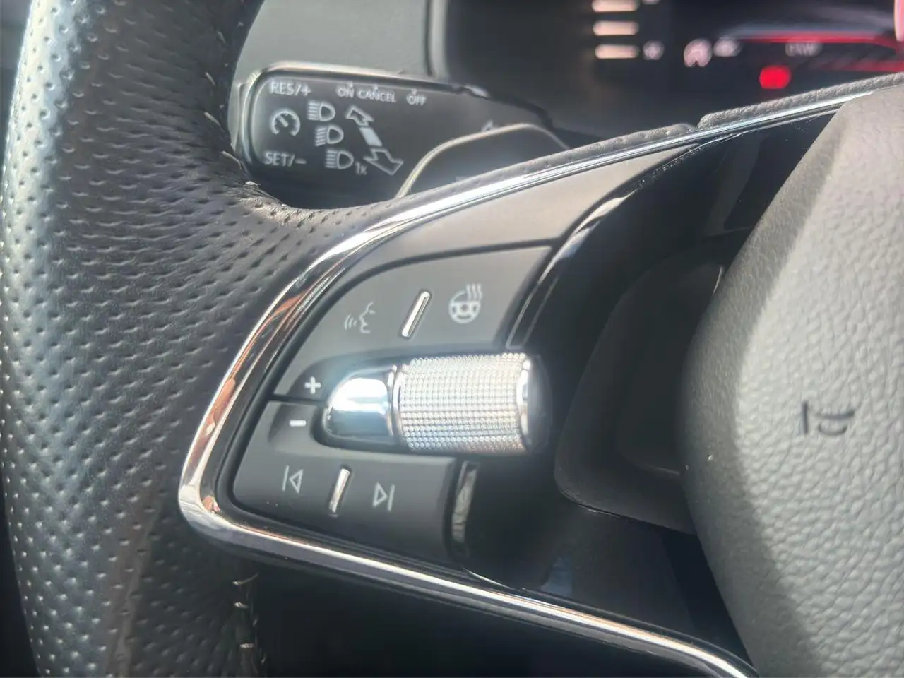 Skoda Karoq Sportline 1.5 TSI DSG RFK LED MATRIX, миниатюра 26