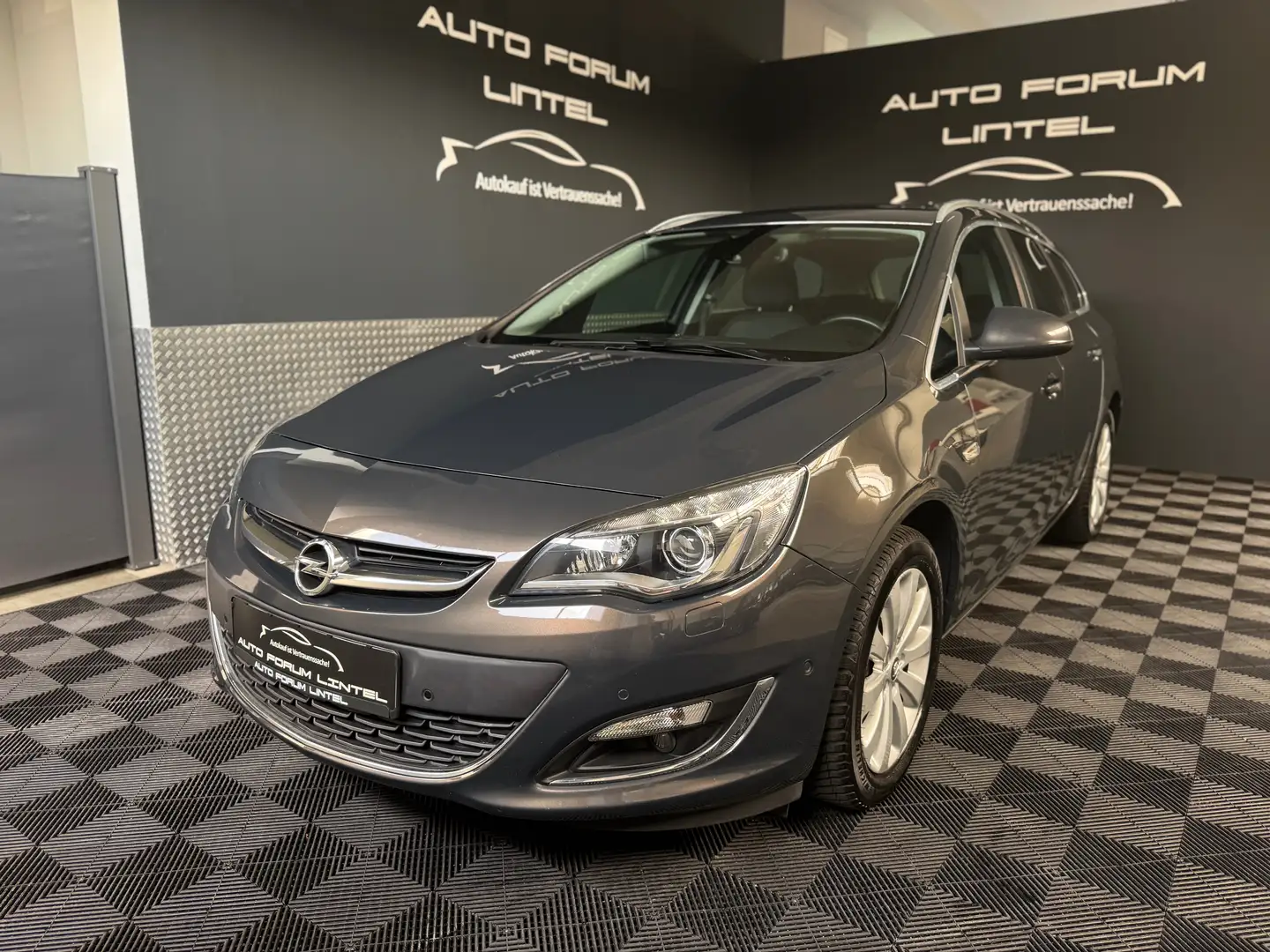 Opel Astra Exklusiv 1.4 Turbo-Allwetter-1.Hand-Scheckheft- Grau - 1