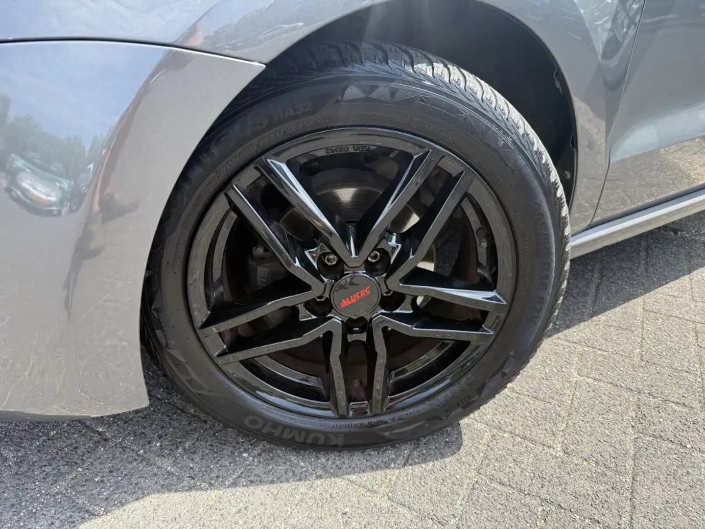 Volkswagen Polo 1.2 TSI Highline Grijs - 2