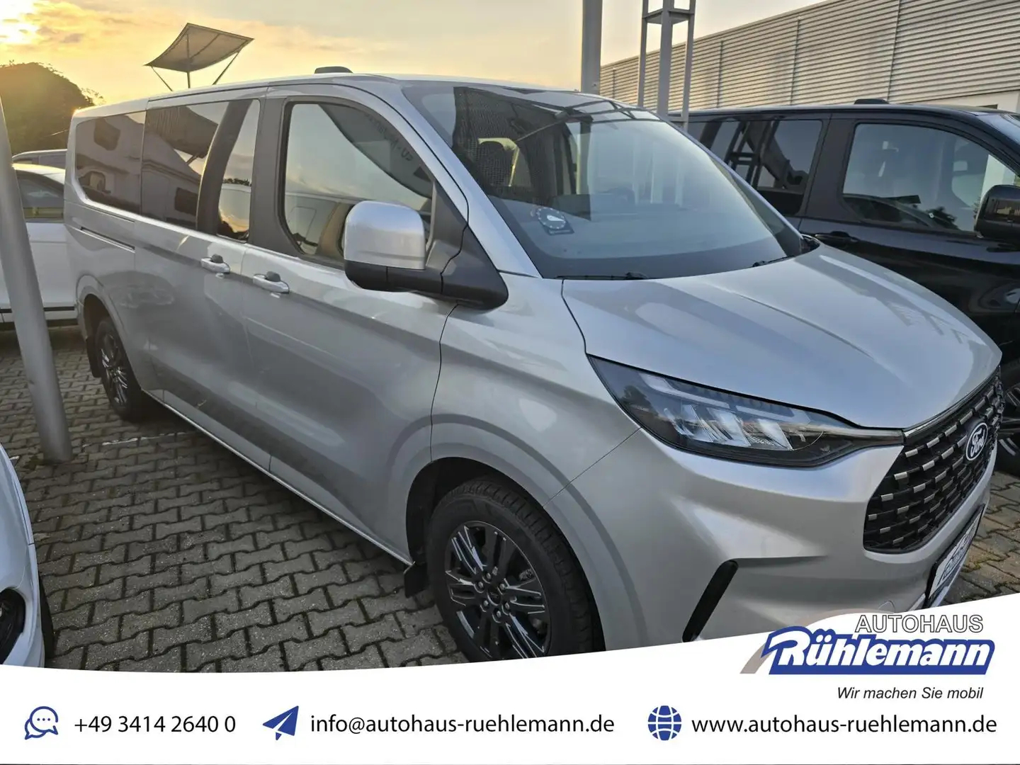 Ford Tourneo Custom Titanium 320 L2 170 PS S.-Heiz, sofort Zilver - 1
