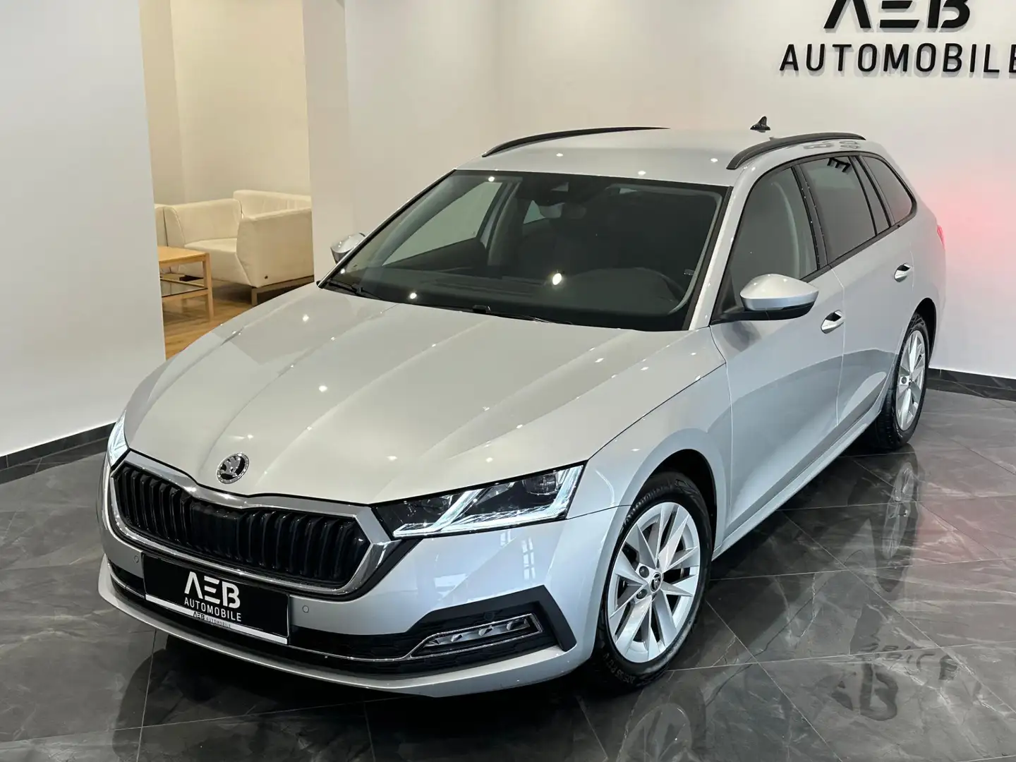Skoda Octavia Combi 2,0 TDI Style DSG**ACC**SHA**RFK**SHZ**UVM** Silber - 2