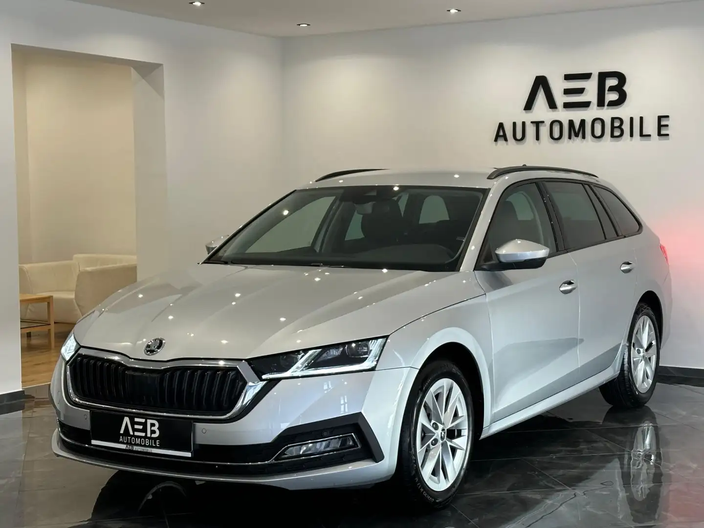 Skoda Octavia Combi 2,0 TDI Style DSG**ACC**SHA**RFK**SHZ**UVM** Silber - 1