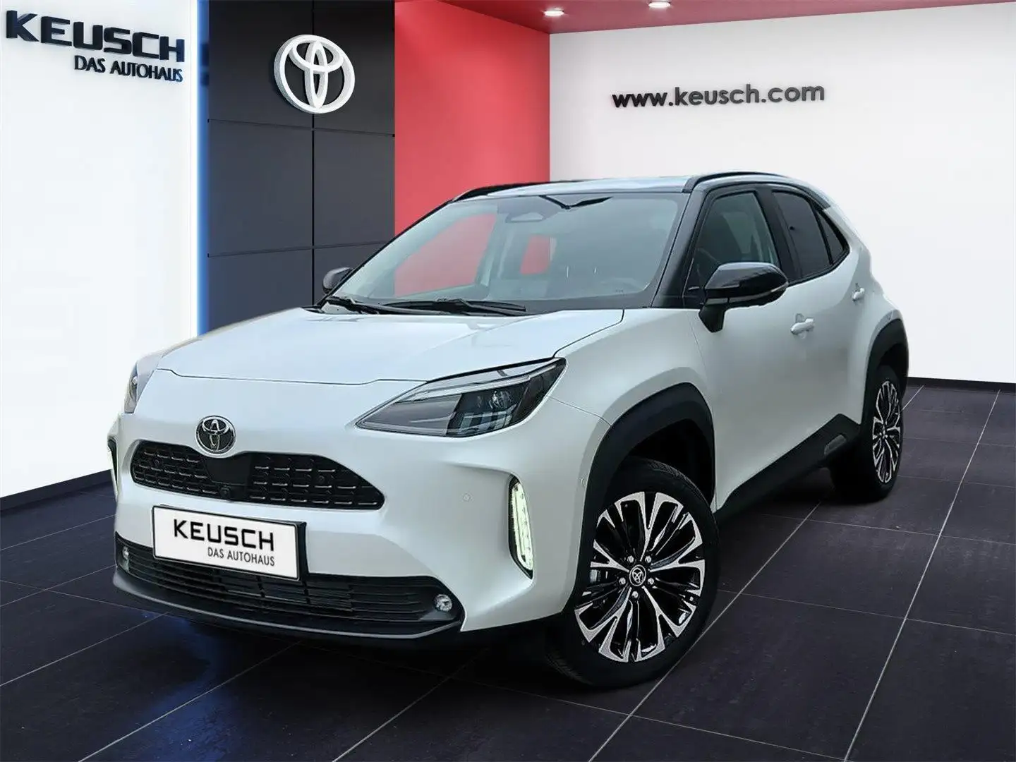 Toyota Yaris Cross 1,5 l 4x2 Hybrid  Style + Safety + Tec Weiß - 1