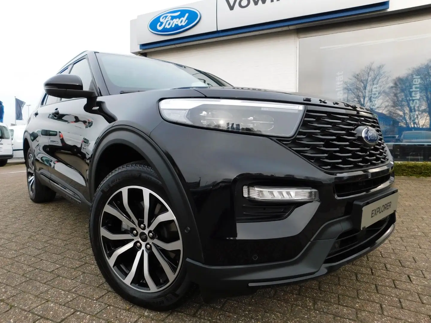 Ford Explorer EXPLORER ST-LINE 3.0 V6 Plug-in-Hybrid 4x4+AHKab Schwarz - 1