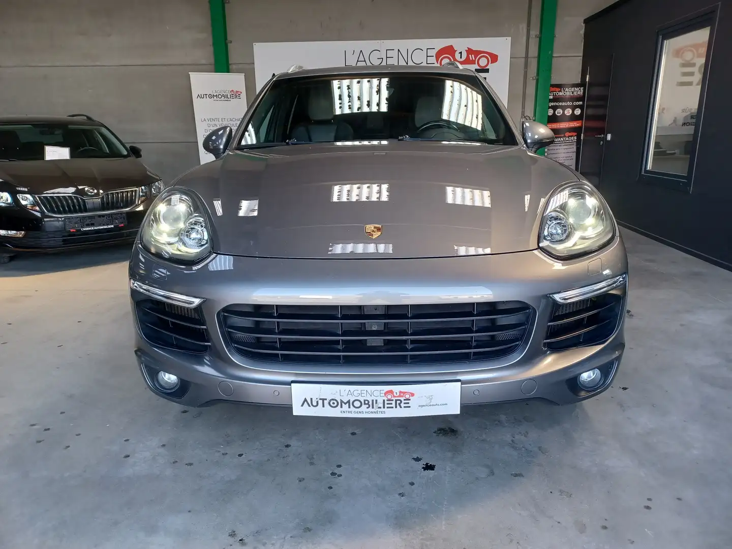 Porsche Cayenne 3.0 TD V6 Platinum Edition Tiptronic S Full Option Grijs - 2