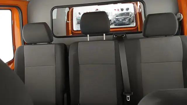 Volkswagen Transporter view 13