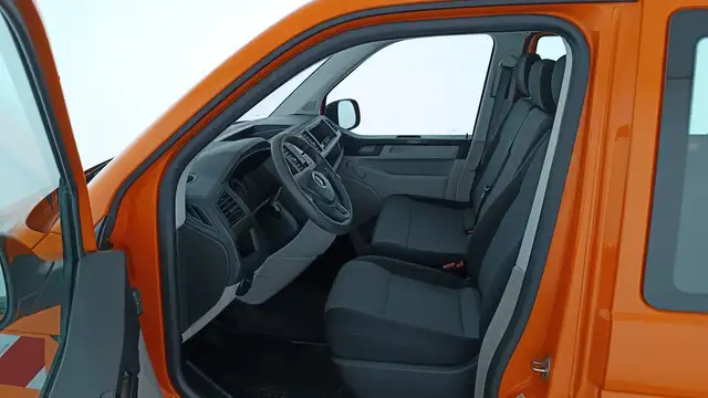 Volkswagen Transporter view 10
