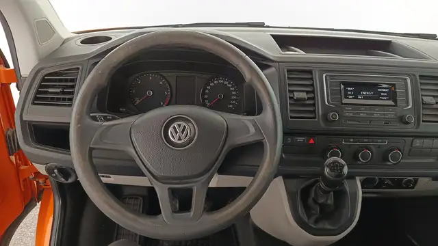Volkswagen Transporter view 15
