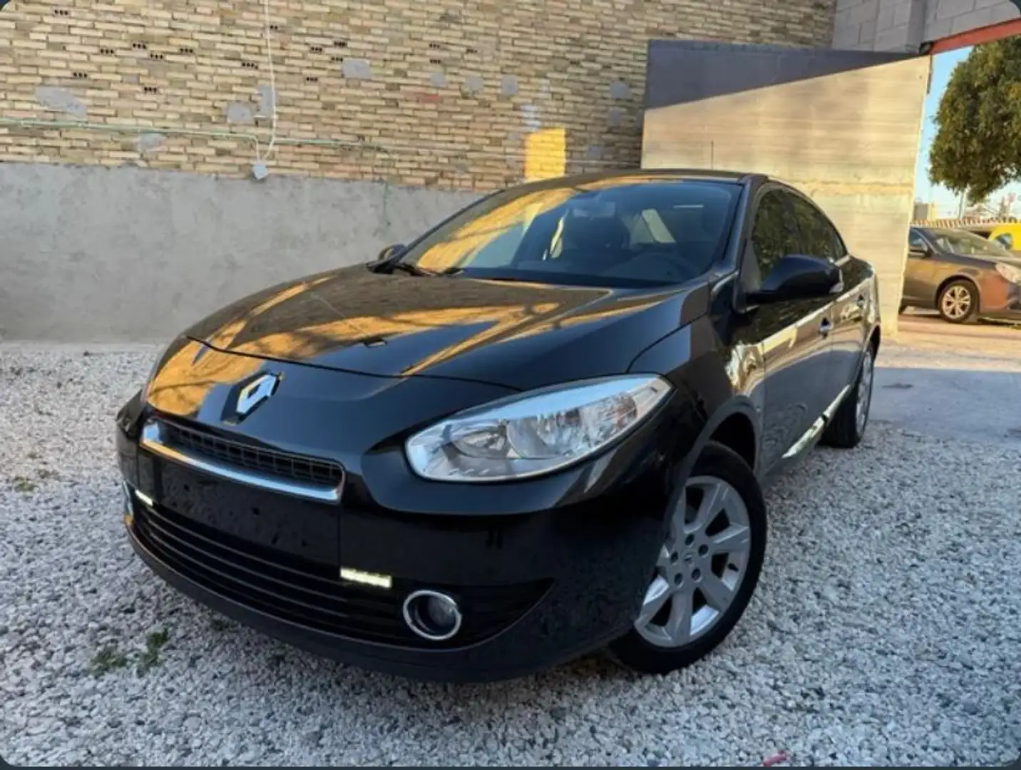 Renault Fluence 1.5dCi Emotion 110 Schwarz - 1