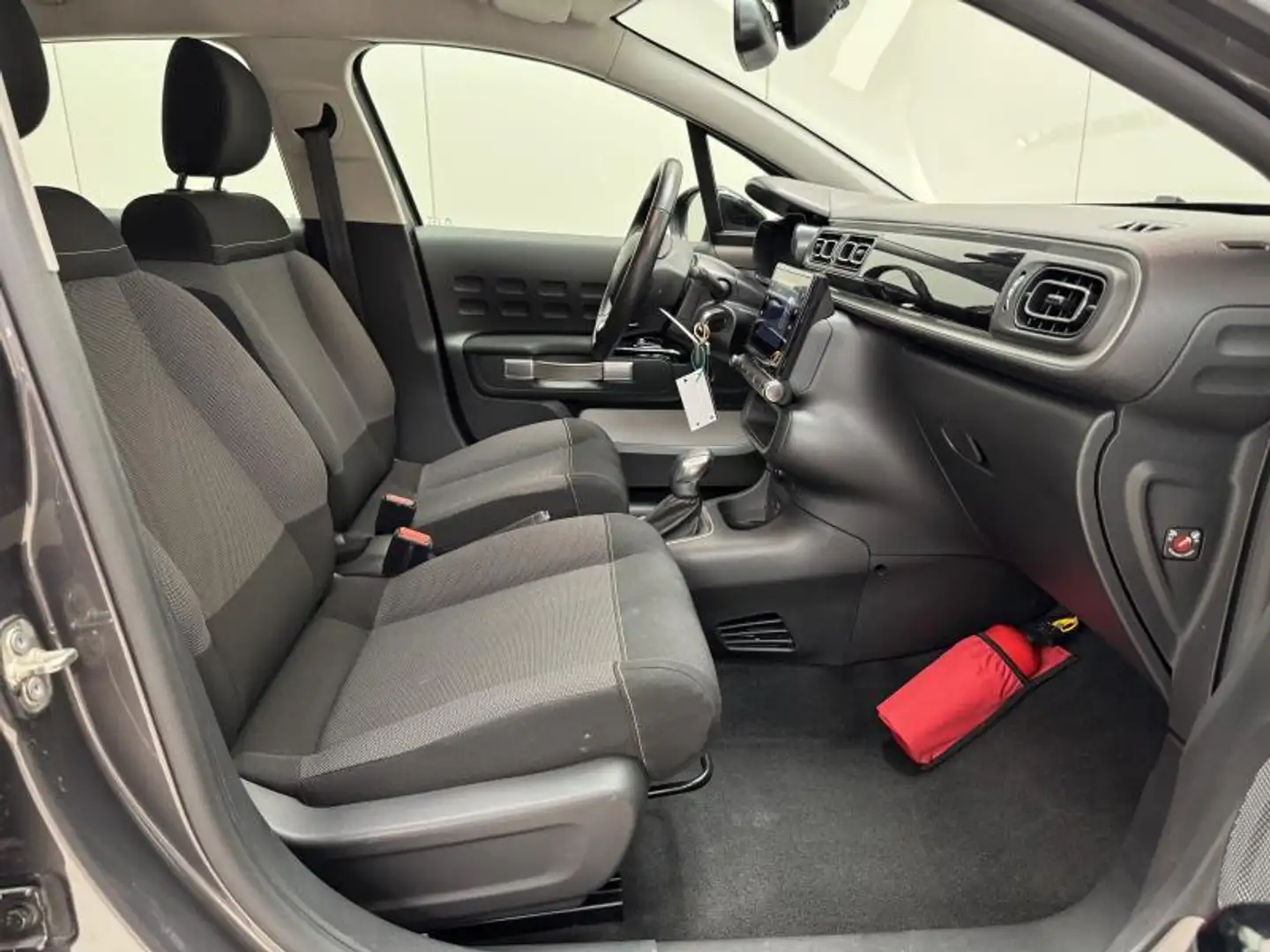 Citroen C3 1.2 PureTech 110 EAT6 Shine LED|GPS|PDC|CRUISE|CAR Grijs - 2