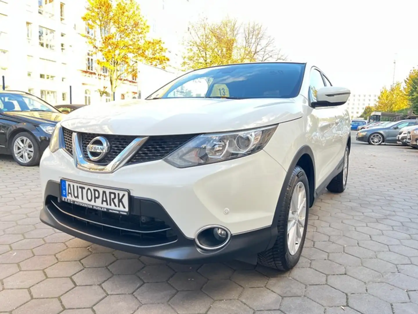 Nissan Qashqai 1.2 Acenta 4x4 CVT*Navi*Kamera*95000 KM* Blanc - 2