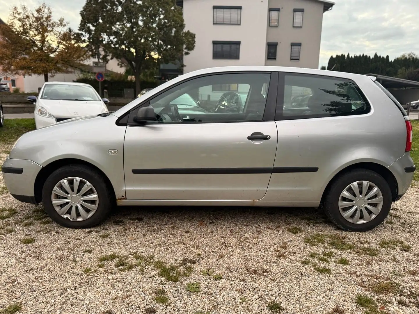 Volkswagen Polo IV Basis AUT. KLIMA Silber - 2