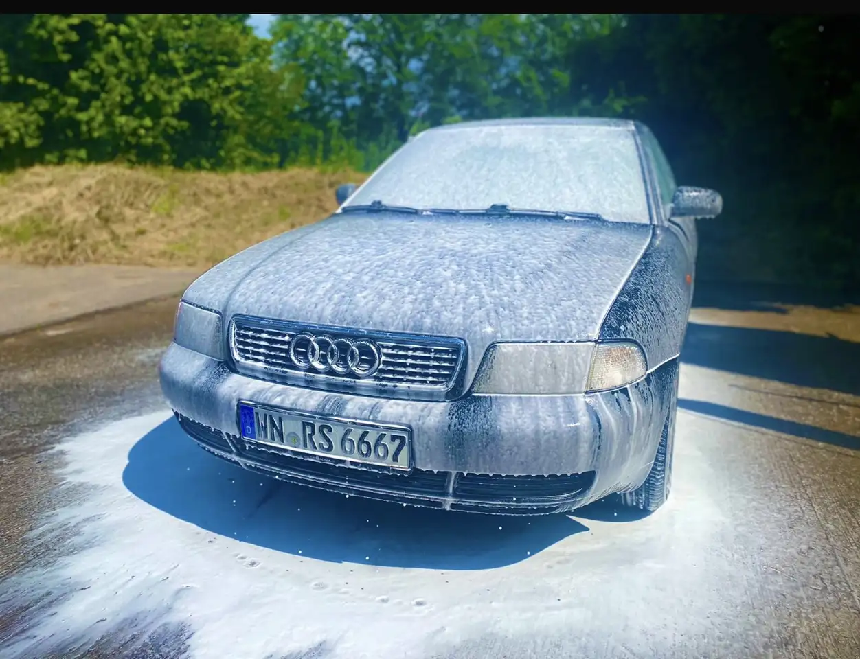 Audi A4 1.6, foto 1