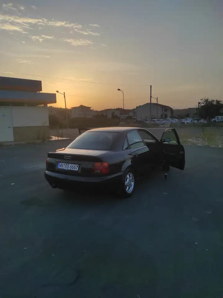 Audi A4 1.6, foto 4