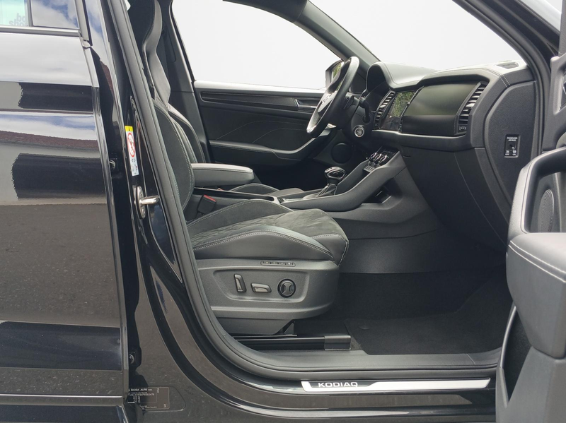 Skoda Kodiaq Sportline 4x4 2.0 TDI DSG AHK ACC Klima — photo 7