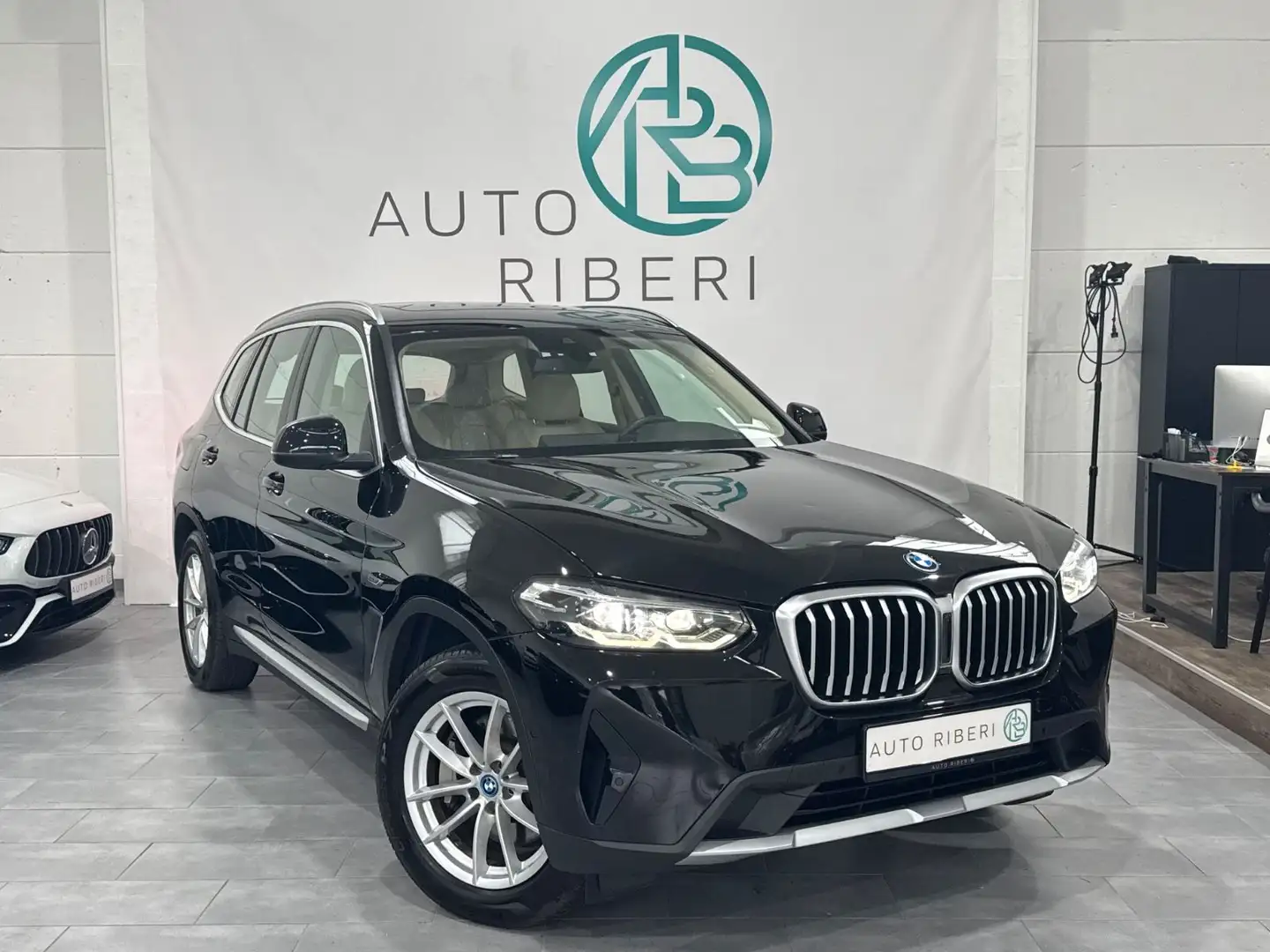 BMW X3 30e *XDrive* *Pano* *dt. Fahrzeug* *AHK* Noir - 1