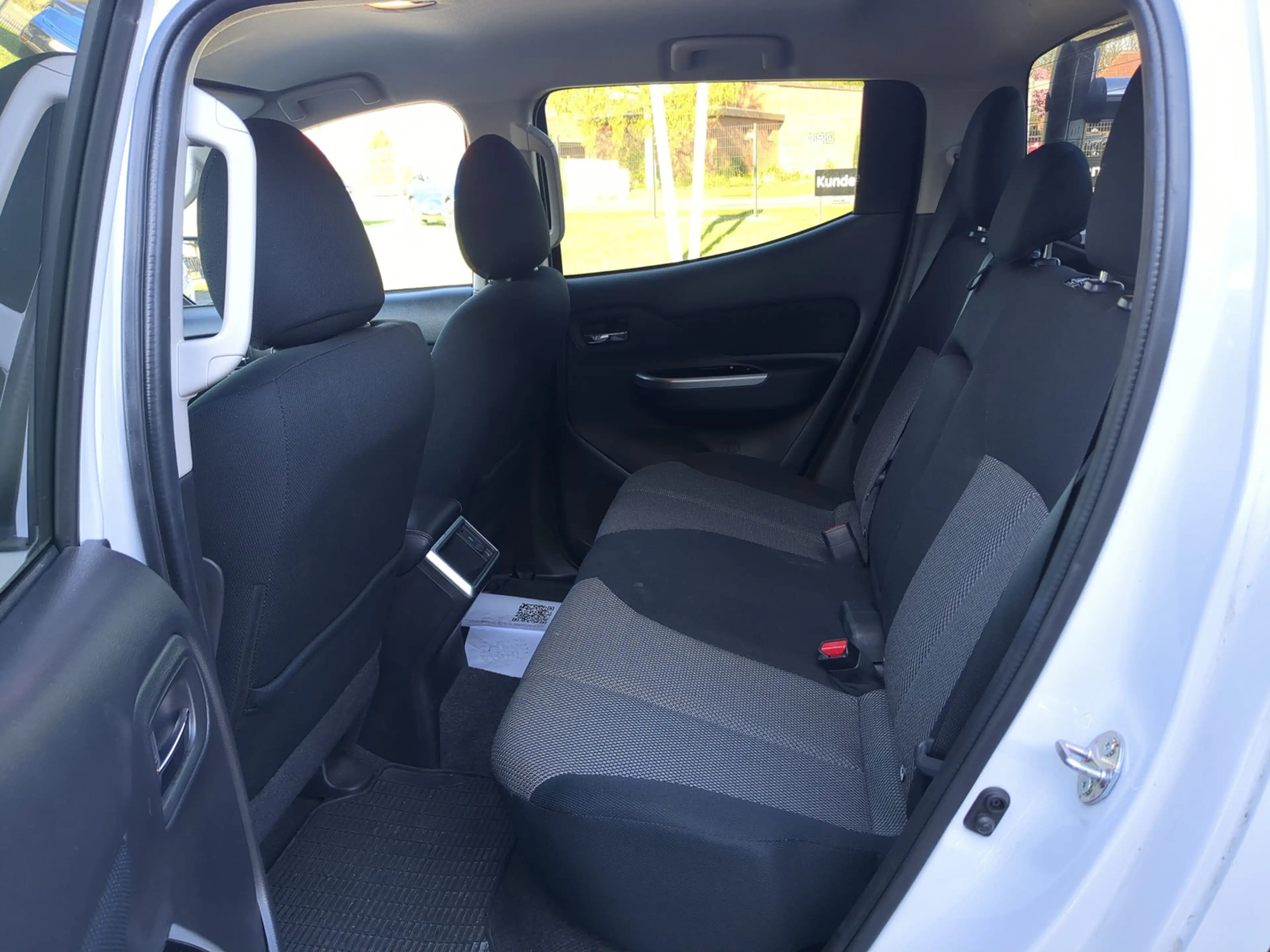 Mitsubishi L200 4x4 2,2 DI-D AT Spirit DoKa AHK GJR — photo 10