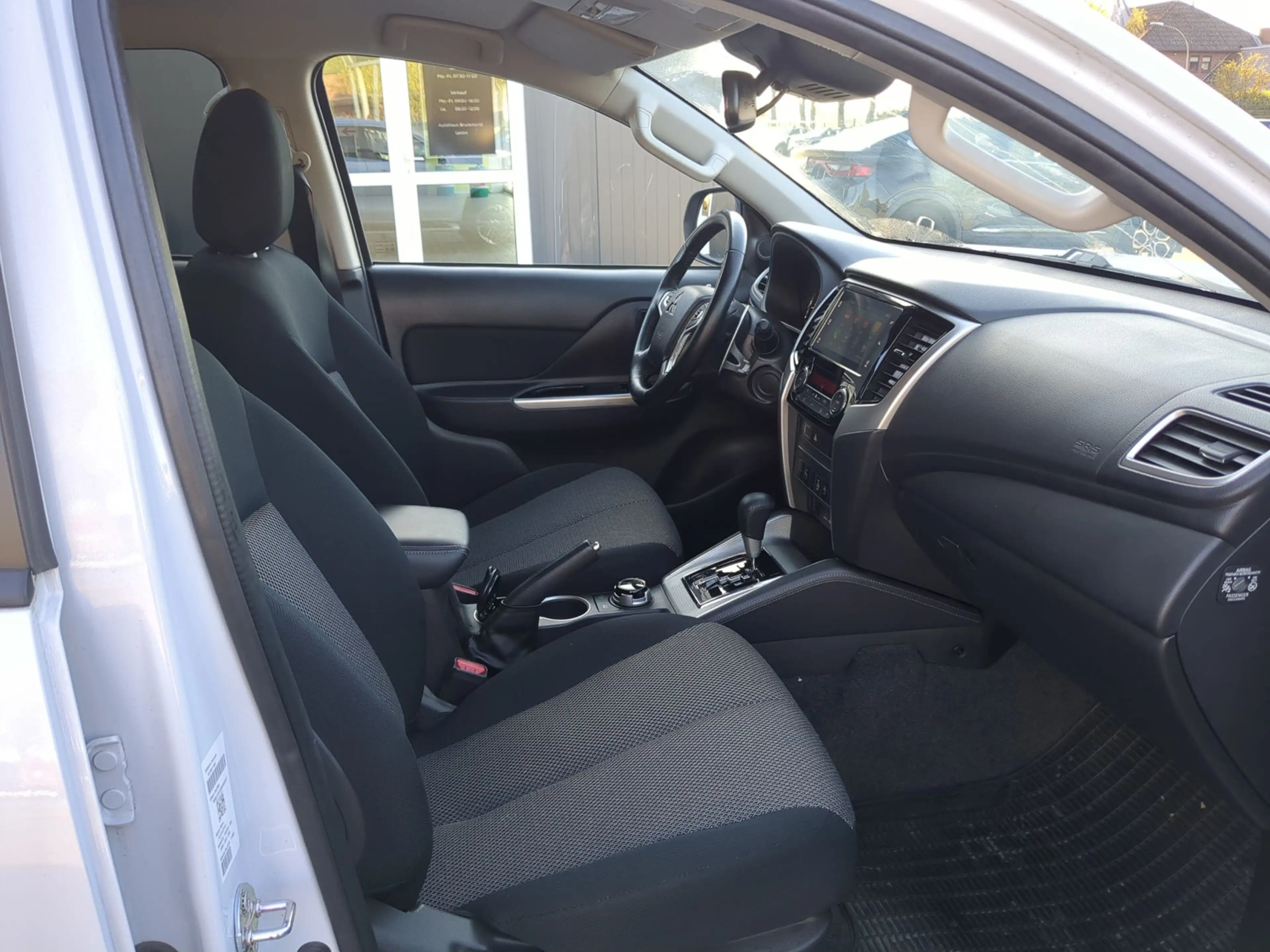 Mitsubishi L200 4x4 2,2 DI-D AT Spirit DoKa AHK GJR — photo 9