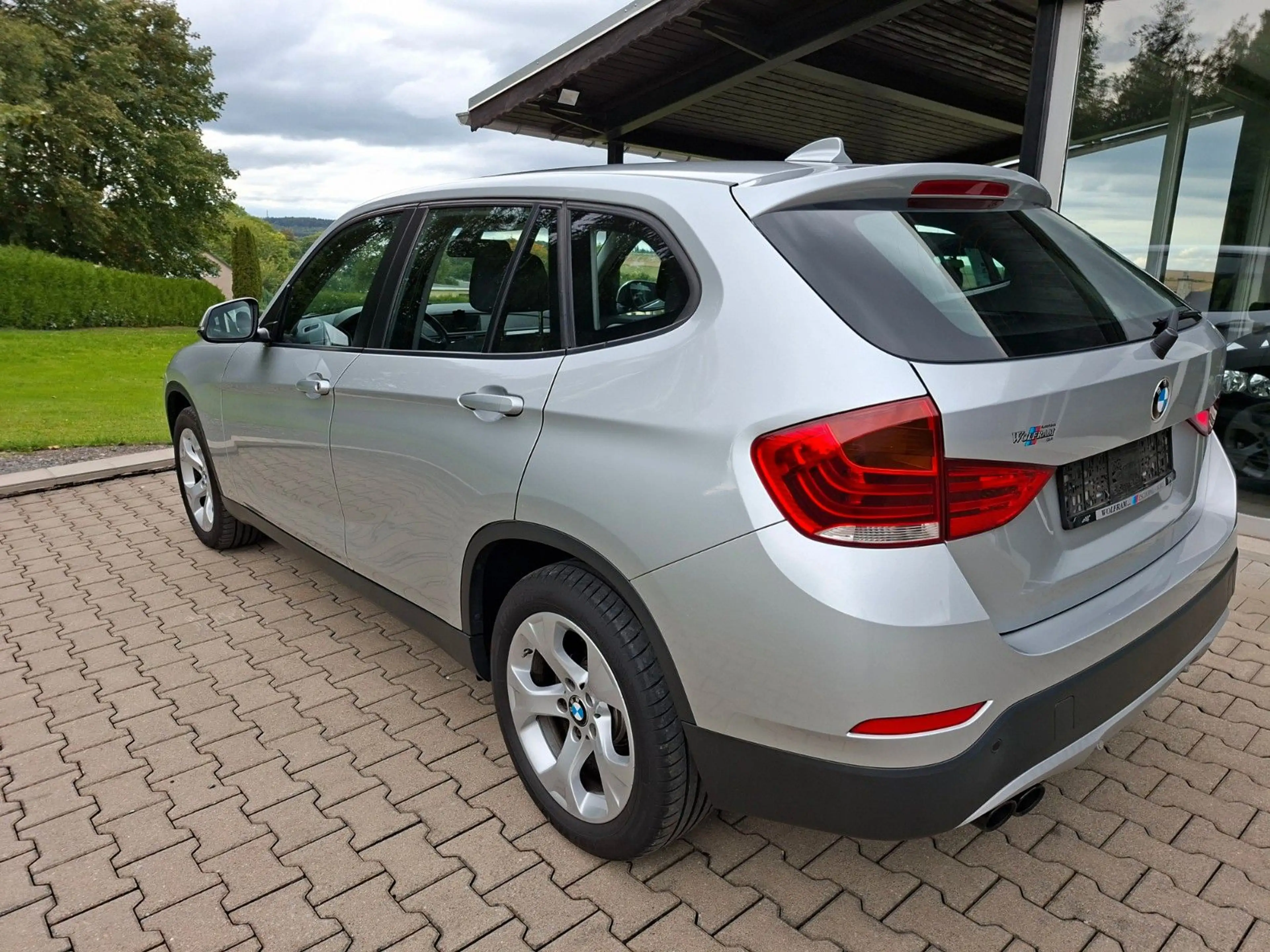 BMW X1 xDrive 20 i Lenkradheizung — photo 2