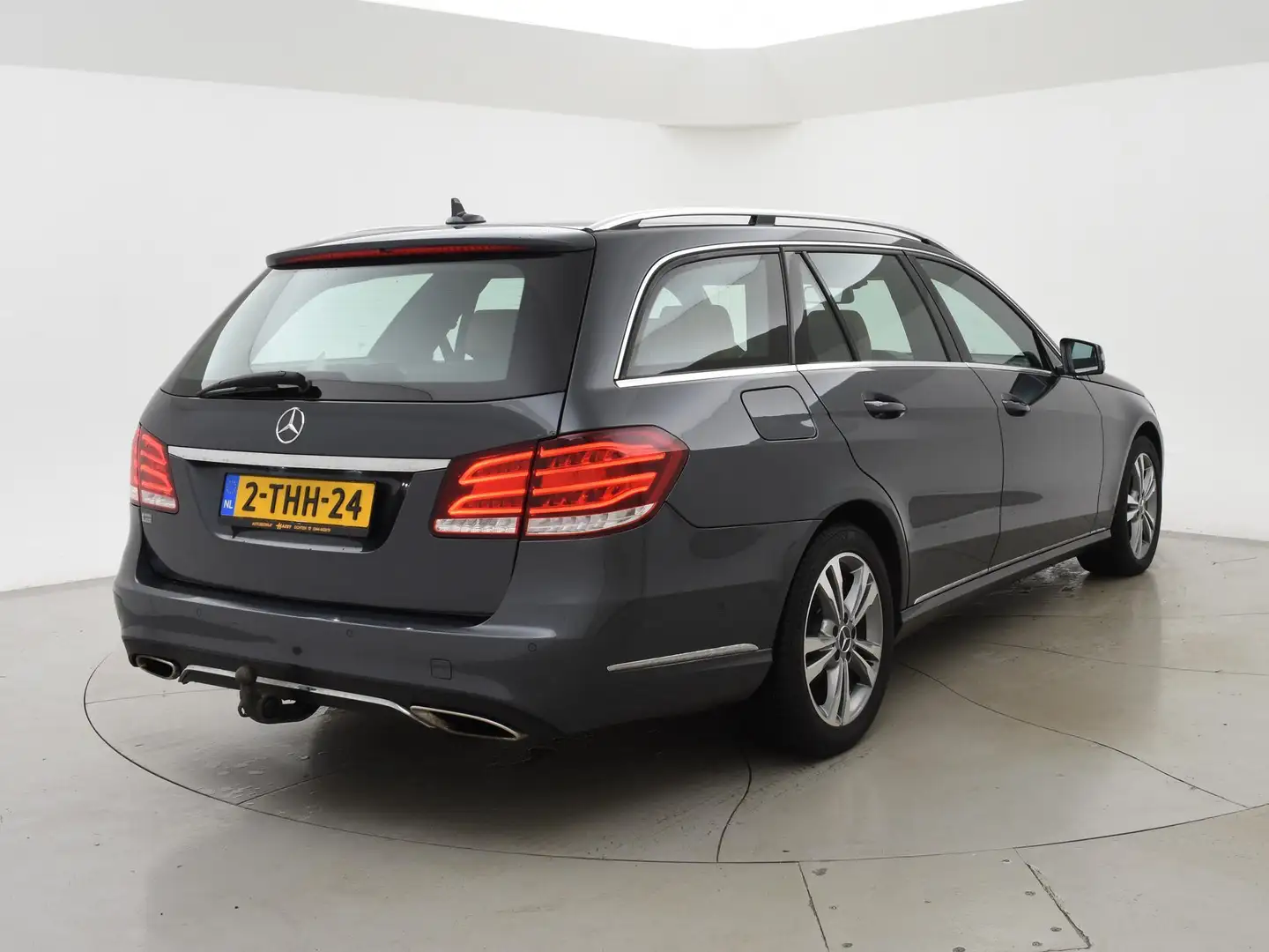 Mercedes-Benz E 250 Estate CDI 204 PK AUT. AVANTGARDE + LEDER / WEGKL. Grijs - 2