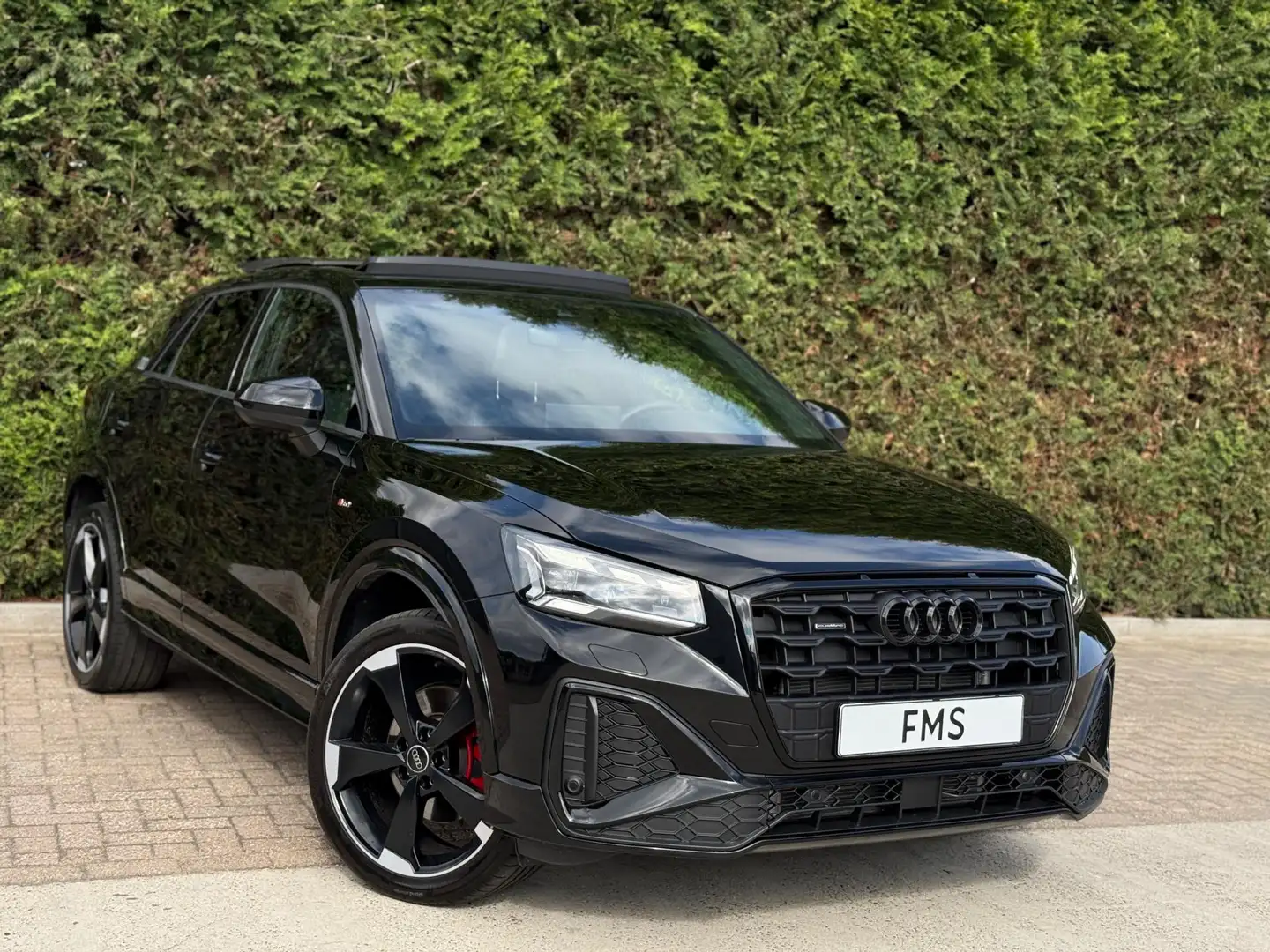 Audi Q2 40 TFSI Quattro 3x S-Line Panorama Trekhaak Zwart - 1