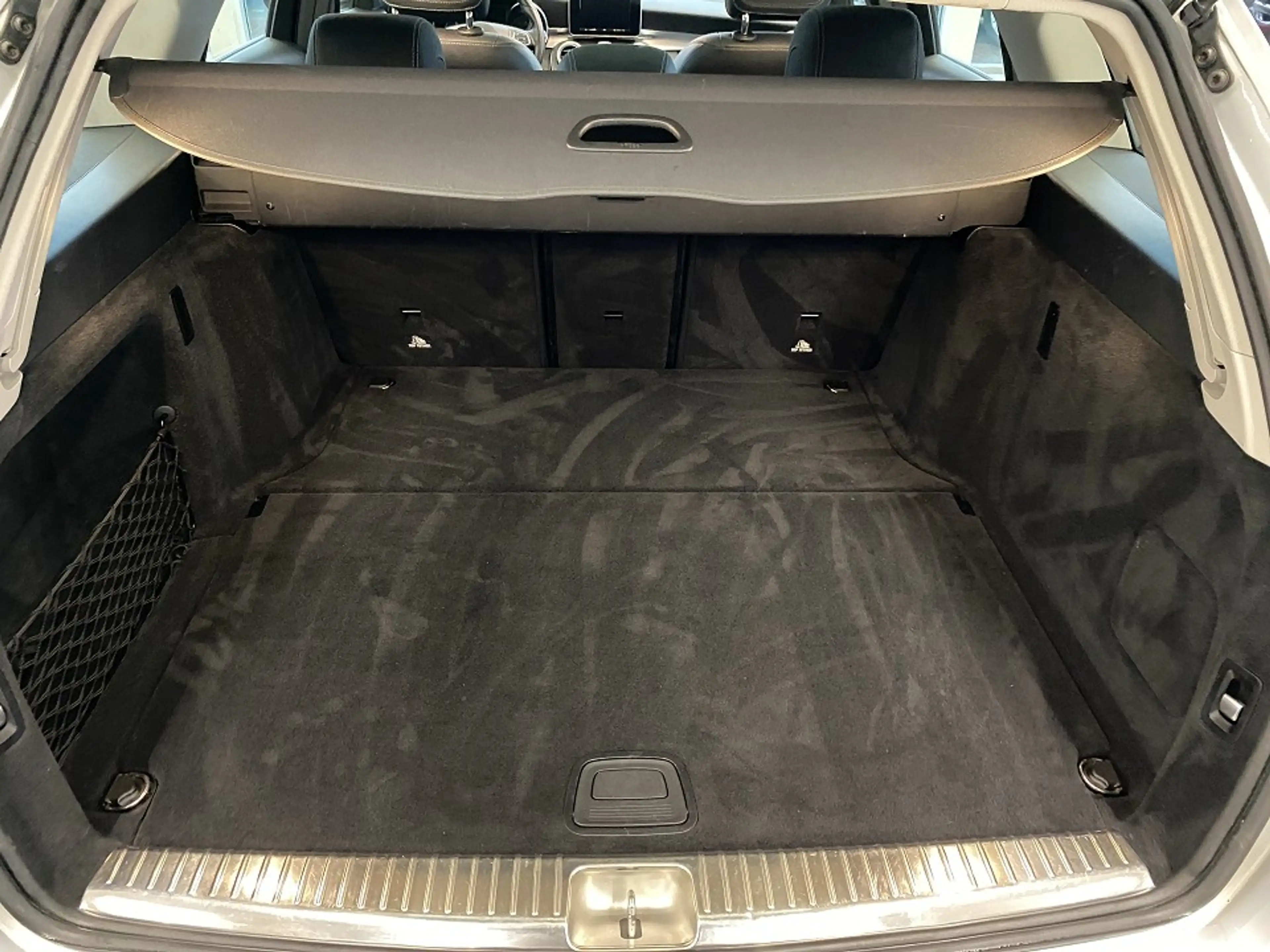 Mercedes-Benz C 250 T Avantgarde PANO LEDER STANDHZG AHK — photo 7