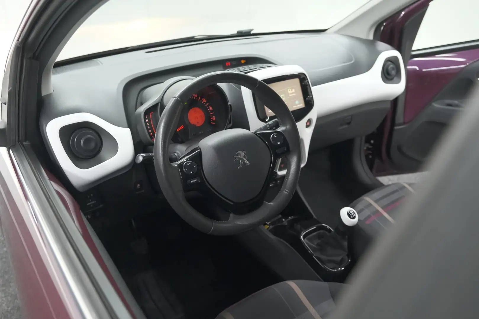 Peugeot 108 1.0 e-VTi Première | Camera | Climate Control | 15 Mauve - 2