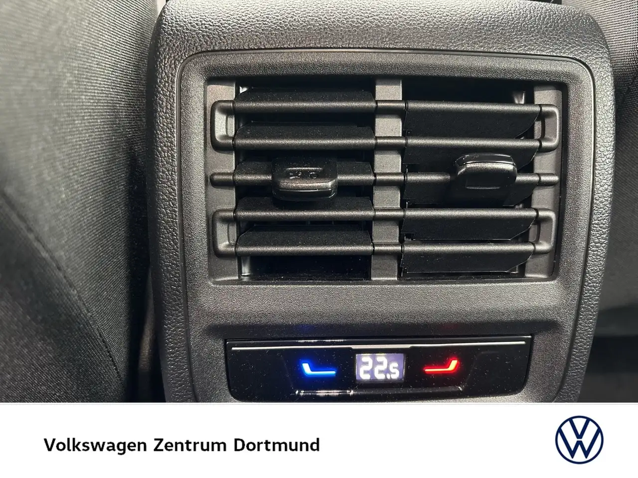 Volkswagen Golf VIII 1.5 HYBRID LIFE FACELIFT ACC CARPLAY 11