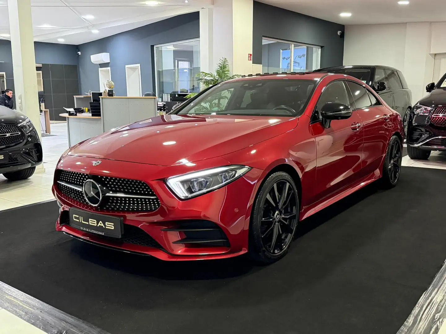 Mercedes-Benz CLS 300 AMG-Line *GSD*BURM*DISTR*HUD*AMBI*360* Rot - 2