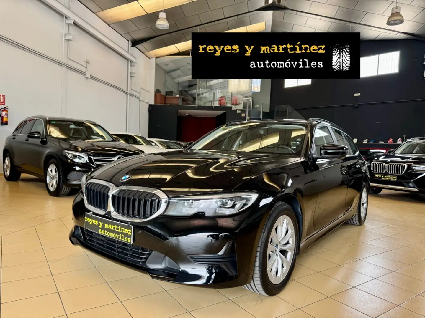 BMW 318 318dA Touring Noir - 1