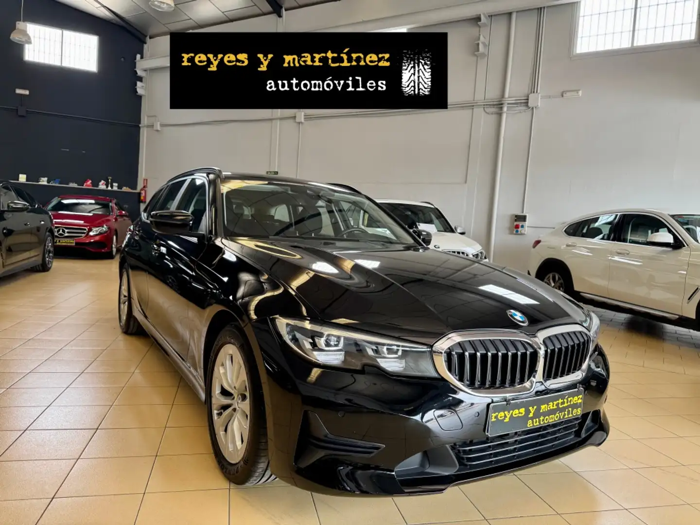 BMW 318 318dA Touring Noir - 2