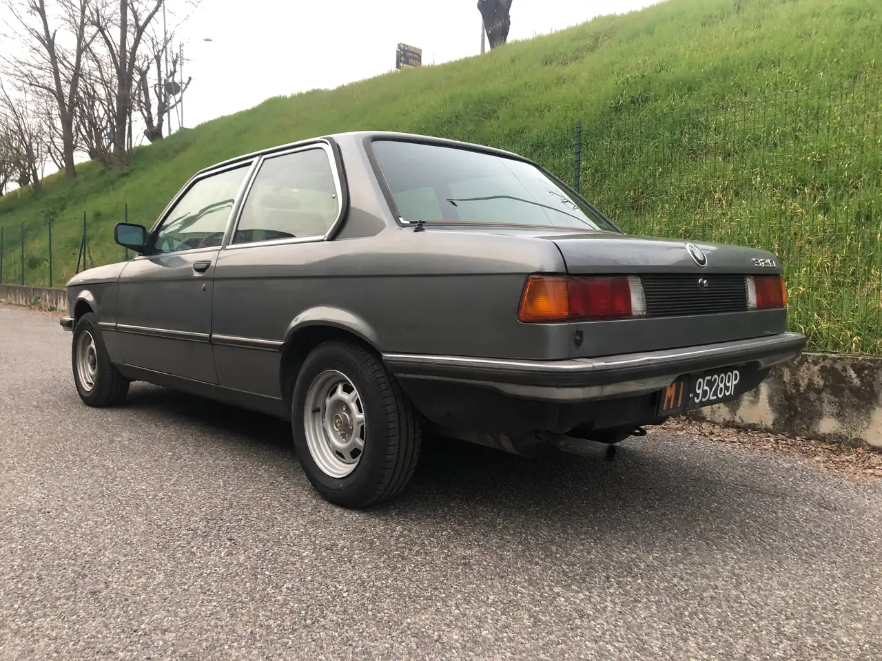 BMW 320 2p, foto 2