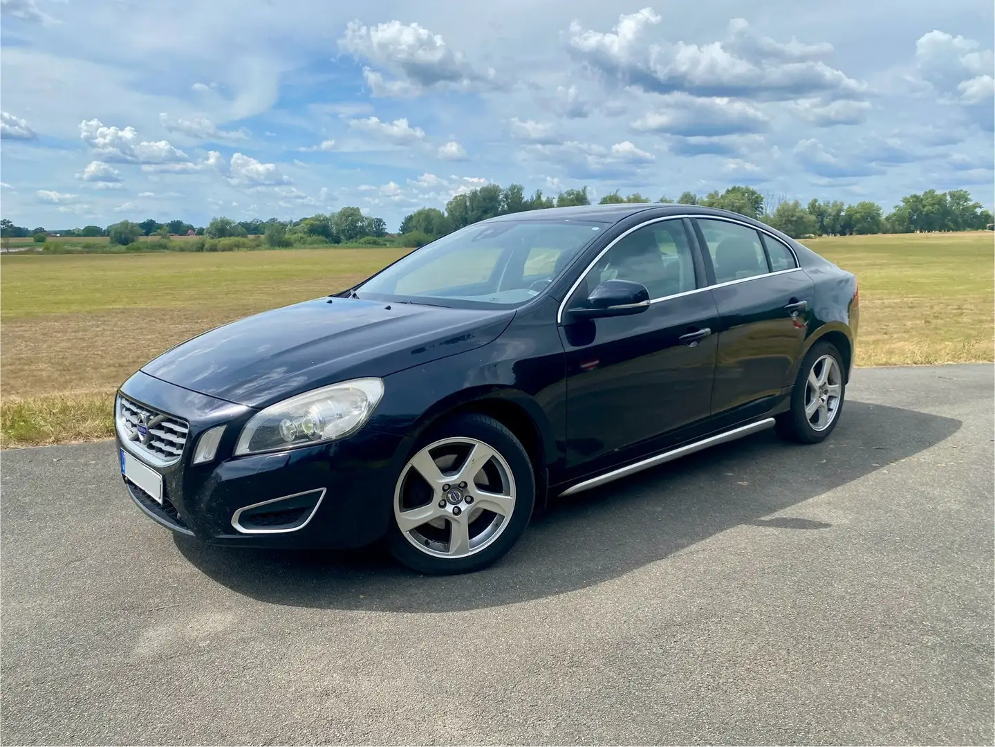 Volvo S60 Momentum Black - 1