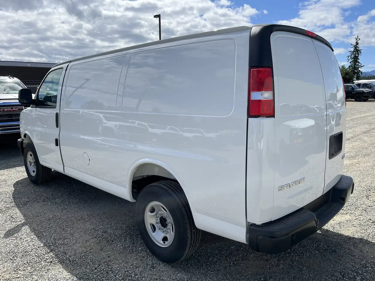 GMC Savana снимка GMC Savana