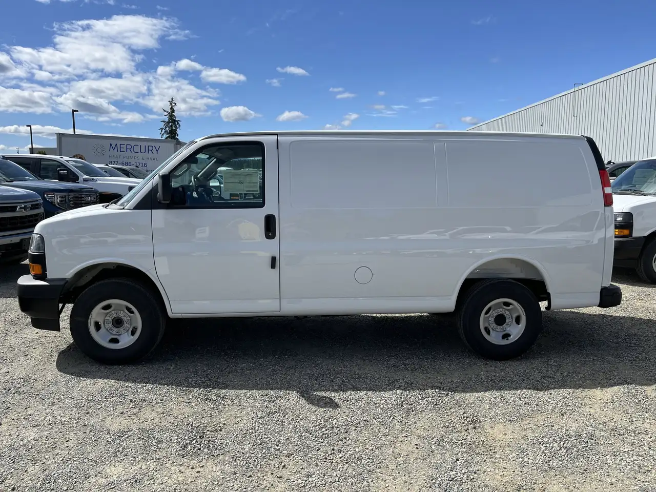 GMC Savana снимка GMC Savana