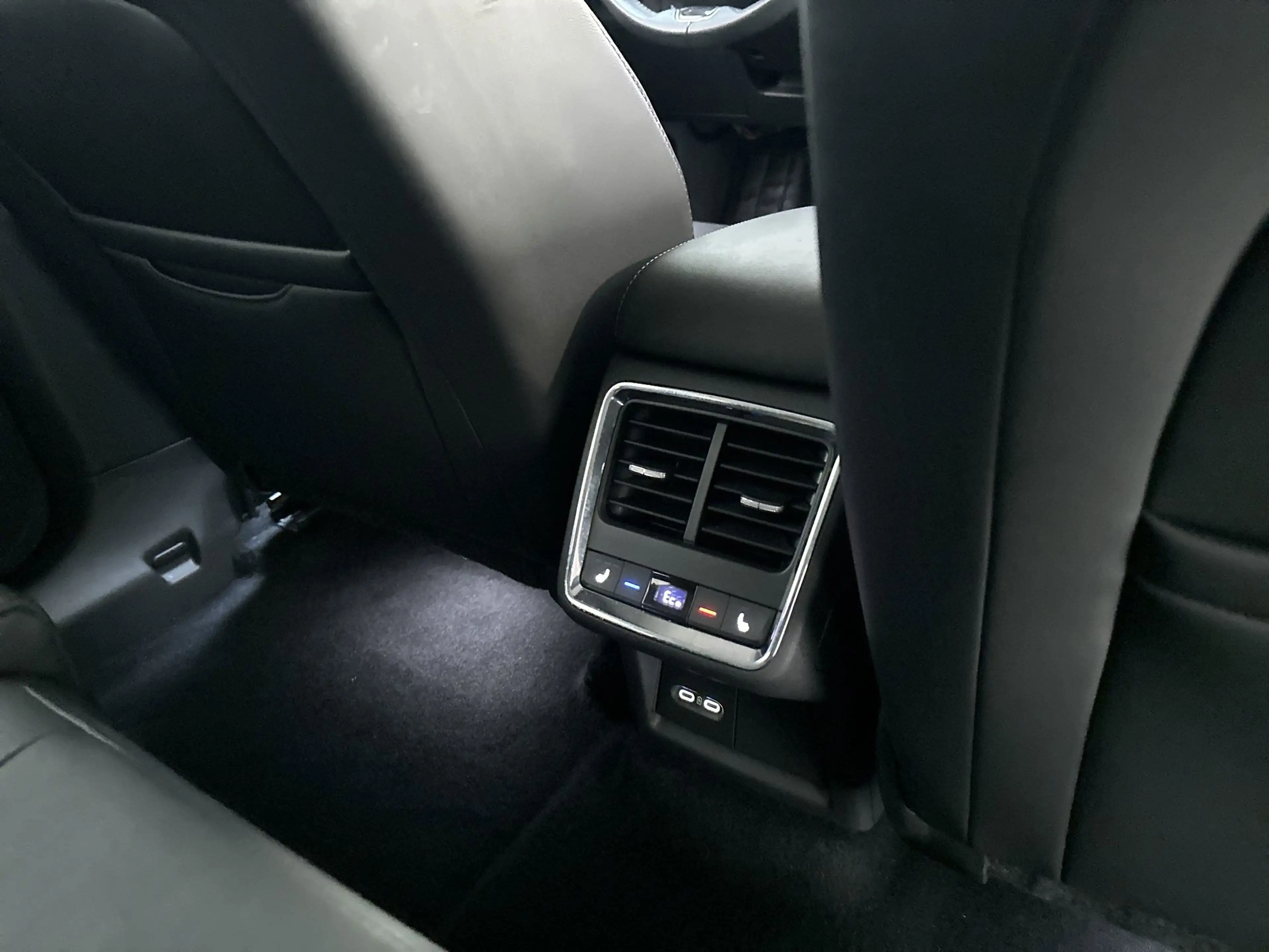 Skoda Enyaq iV 80 SoH 90,39% Leder Camera Adaptive Cruise Sfee — photo 17