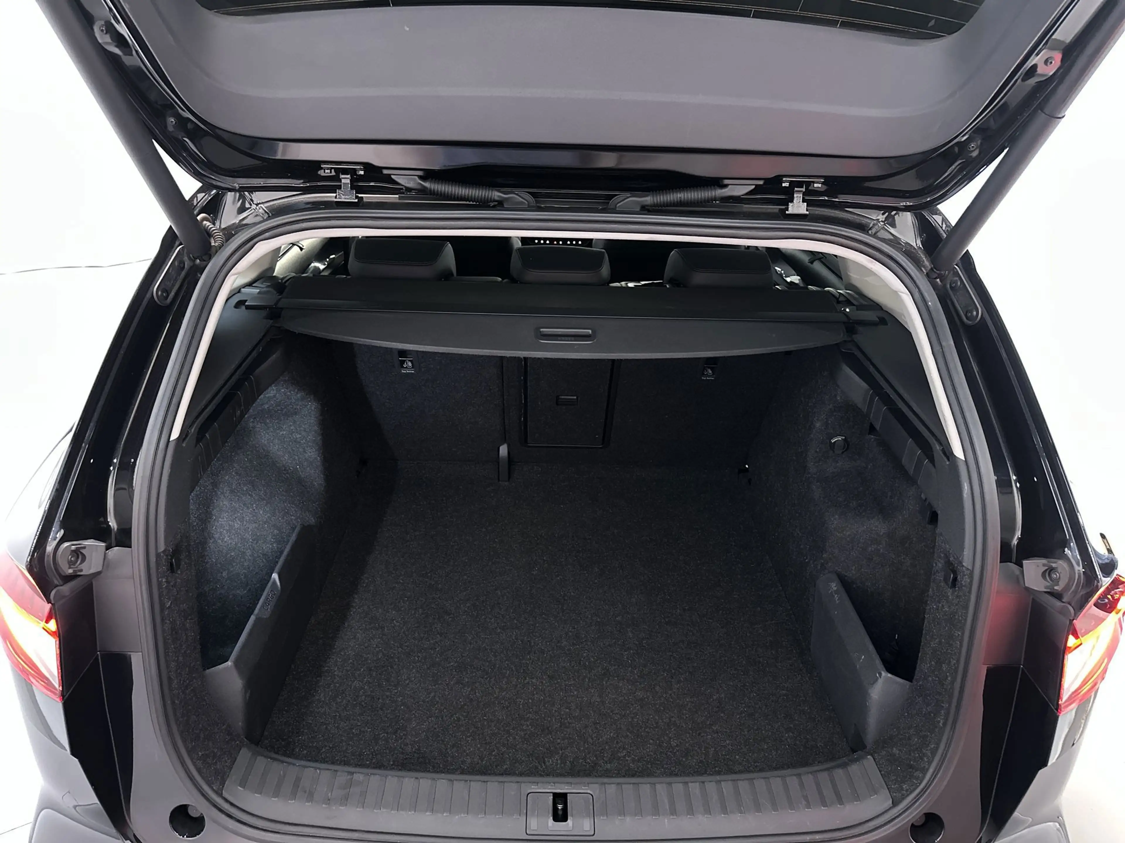 Skoda Enyaq iV 80 SoH 90,39% Leder Camera Adaptive Cruise Sfee — photo 13